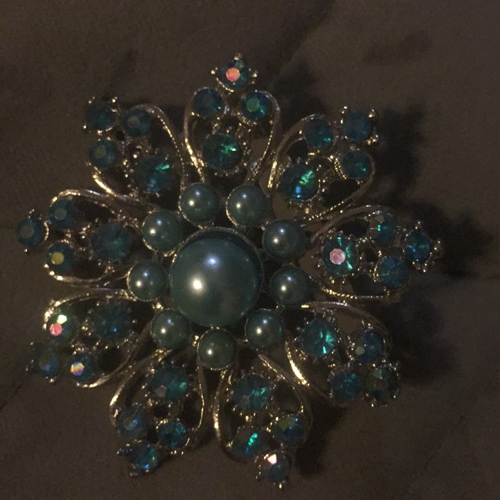 Brooch - Picture 3 of 3